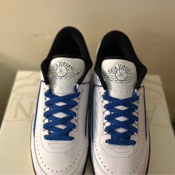 BRAND NEW- Jordan 2 Low Varsity Royal WMNS Sz 11 SKU: dx4401-104 - Picture 2 of 7
